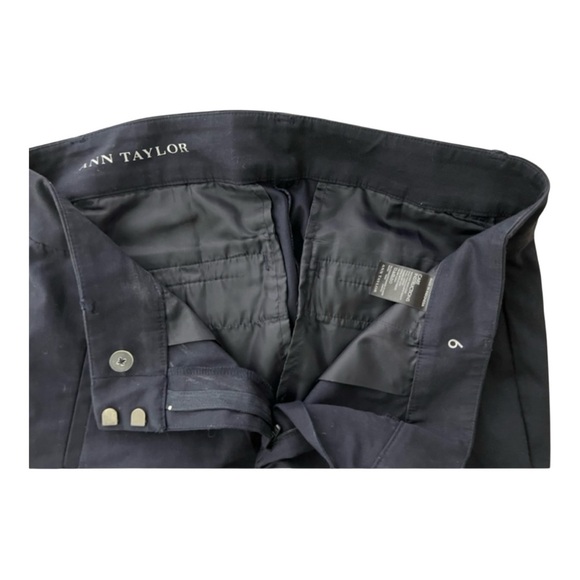 Ann Taylor Size 6 Bermuda shorts like new. Color is navy, like new - Picture 4 of 7
